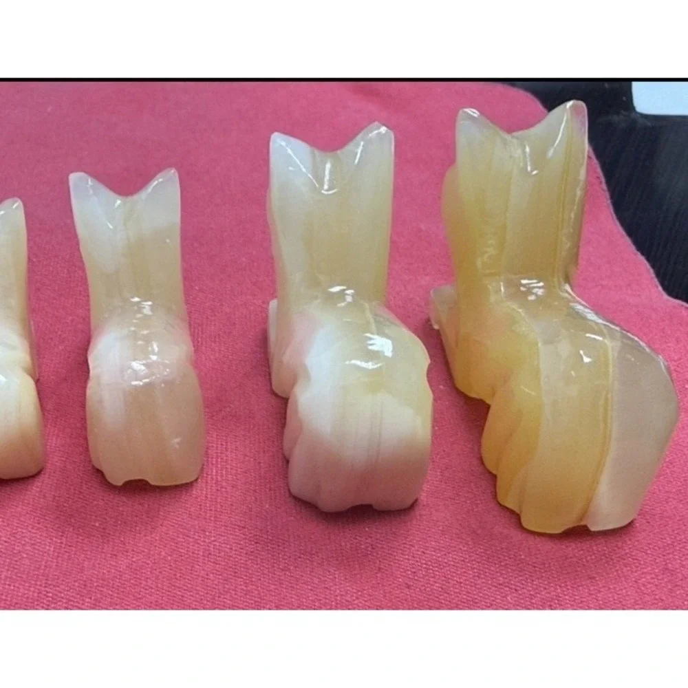 Vintage White Carved Cat Onyx 2